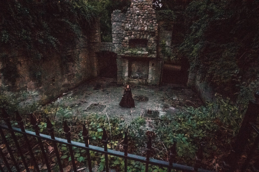 castle at gibbet hill styled shoot