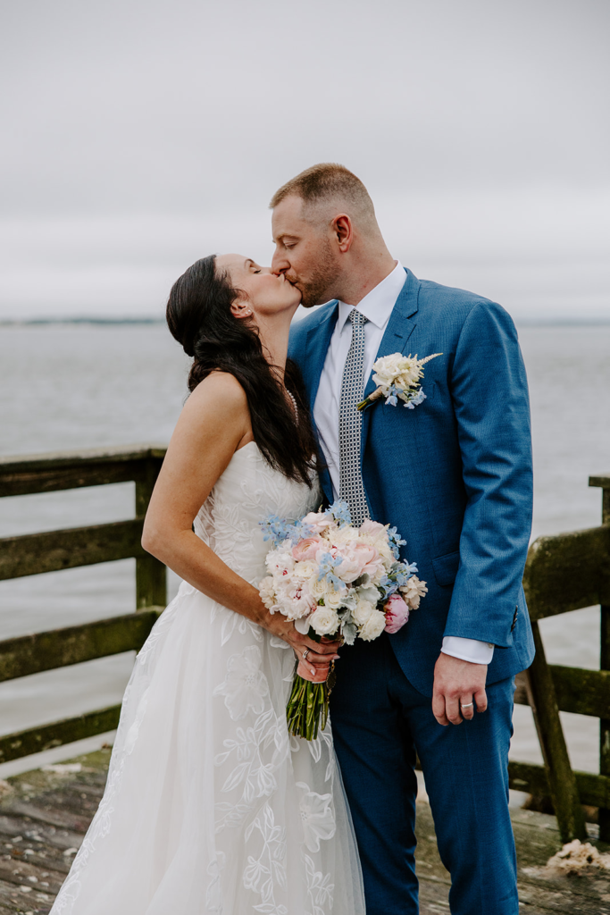 dowses beach cape cod wedding photographer
